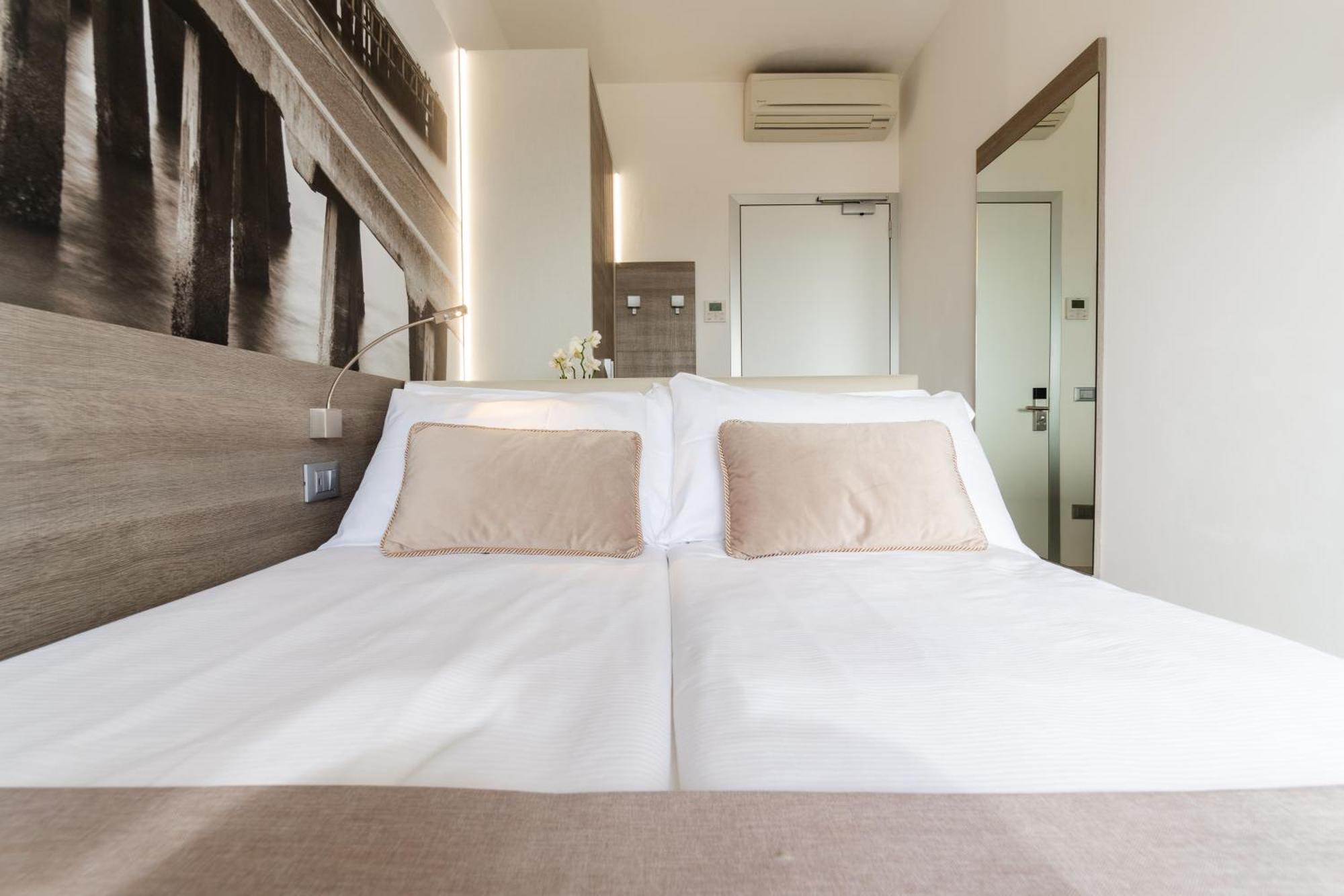 Lux Hotel 3*