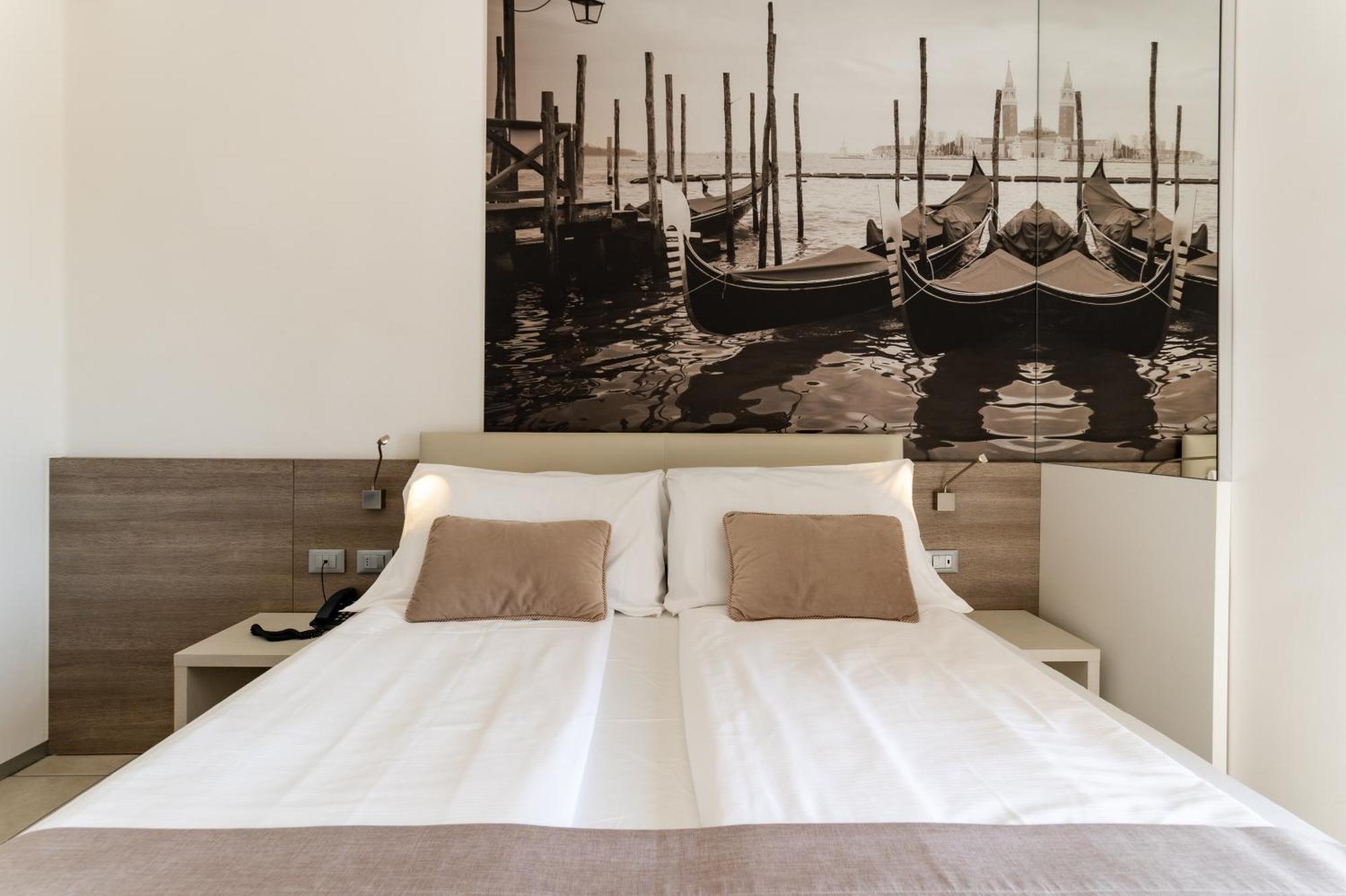 Hotel Lux