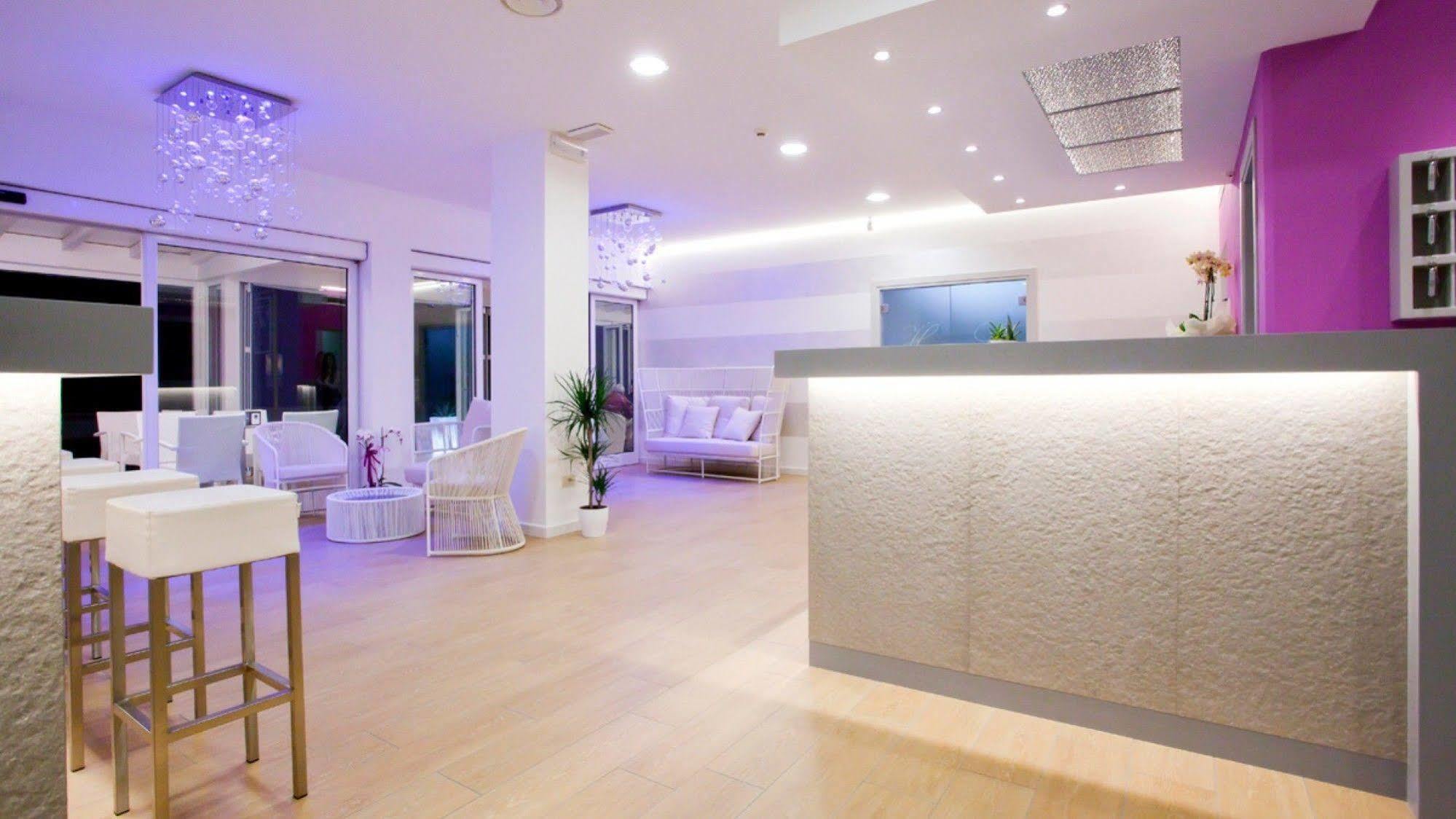 Lux 3*